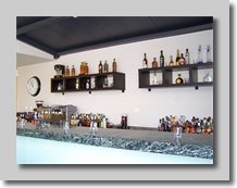 Επένδυση τοίχου με γυψοσανίδα και κατασκευή ραφιών με γυψοσανίδα