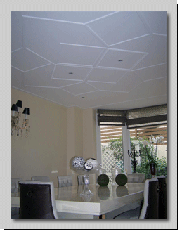 Γύψινα σκαλιστά τακάκια τοποθετημένα σε σχήμα ρόμβου για διακόσμηση της ψευδοροφής