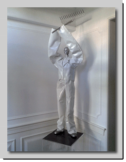 Γύψινο πασαμέντο στην μέση του τοίχου με γυψινο ταμπλά στο κάτω μέρος του