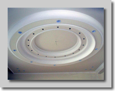 Διακοσμητικό στοιχείο σε σχήμα κύκλου με γυψοσανίδα και τραβηχτά γύψινα