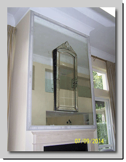 Αποψη του τζακιού μετα την διακόσμηση με γύψινα.